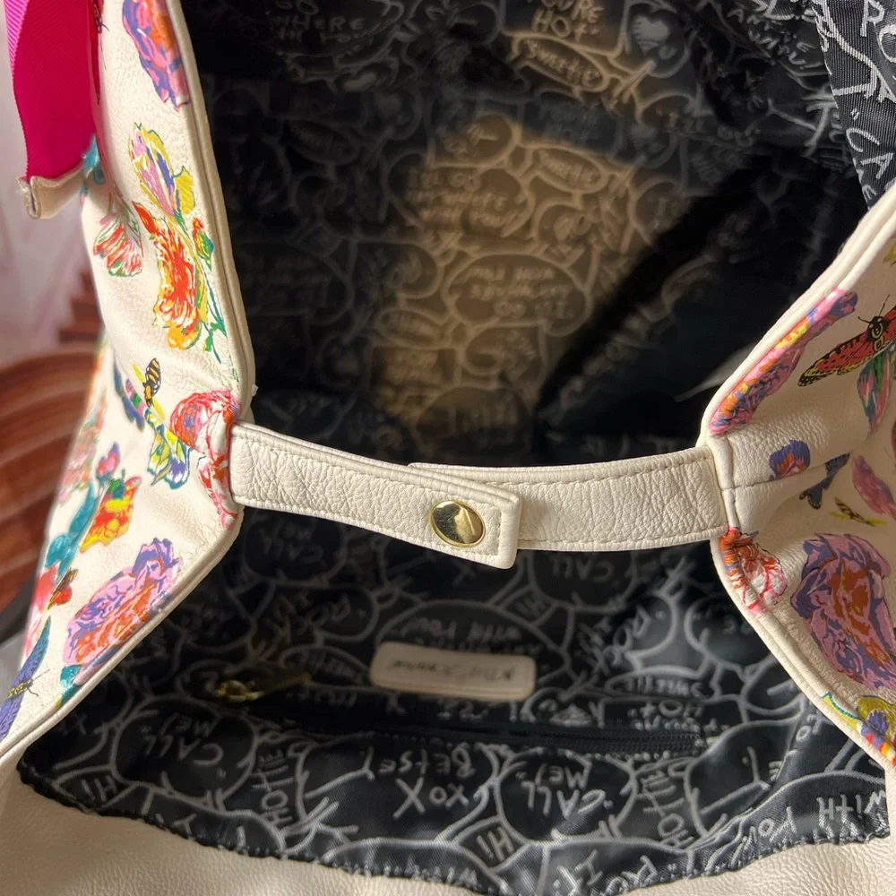 Betsey Johnson Large Colorful Floral Women's Bag with Pink Bow 🎀 charm - Picture 15 of 15
